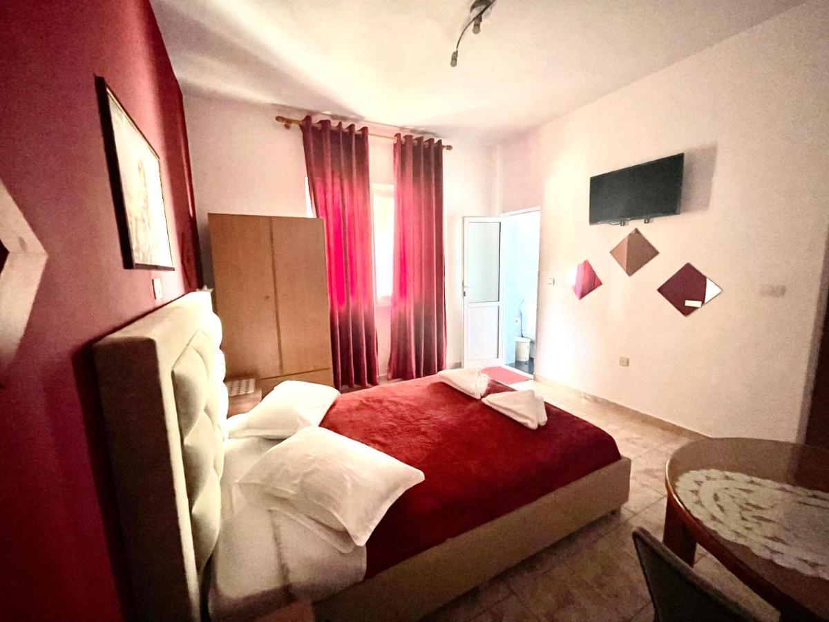 Oni'S Apartments Sarandë 外观 照片