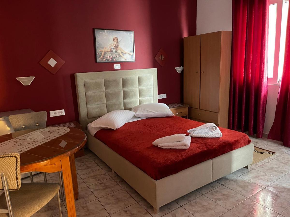 Oni'S Apartments Sarandë 外观 照片
