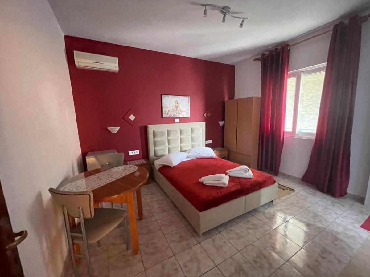 Oni'S Apartments Sarandë 外观 照片