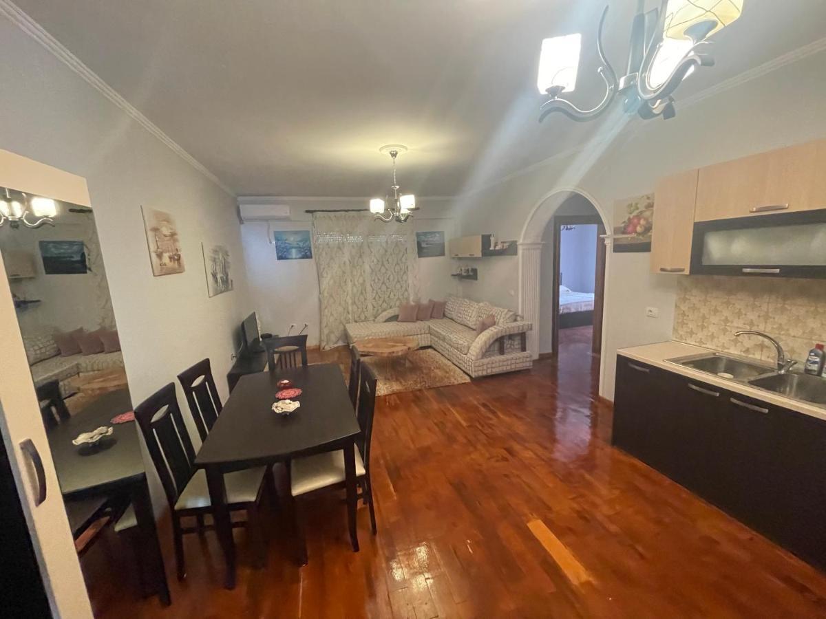 Oni'S Apartments Sarandë 外观 照片