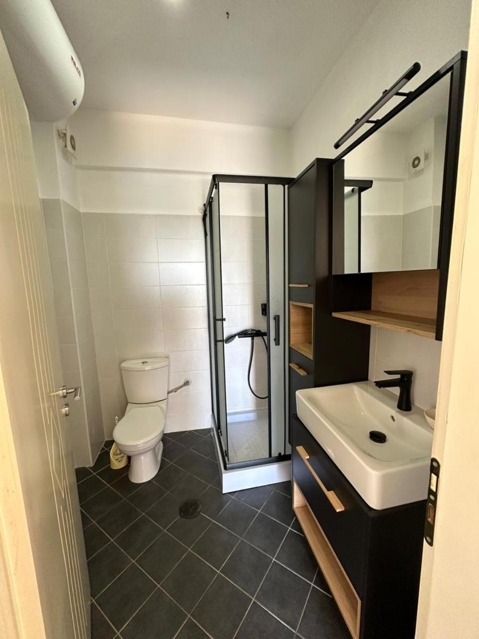 Oni'S Apartments Sarandë 外观 照片